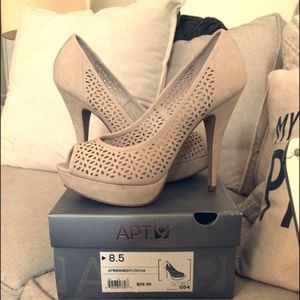 Apt 9 Kennedy Platform Pump NEW 8.5 M